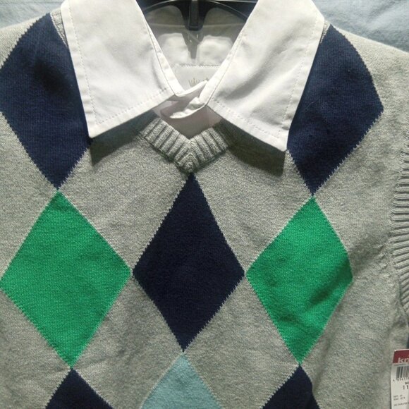Holiday Edition 2 piece, Long Sleeved Shirt And Vest Boys size 10. NWT - Picture 3 of 10